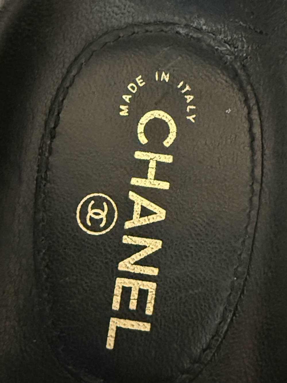 CHANEL quilted Dad sandals with gold hardware - Picture 3 of 16